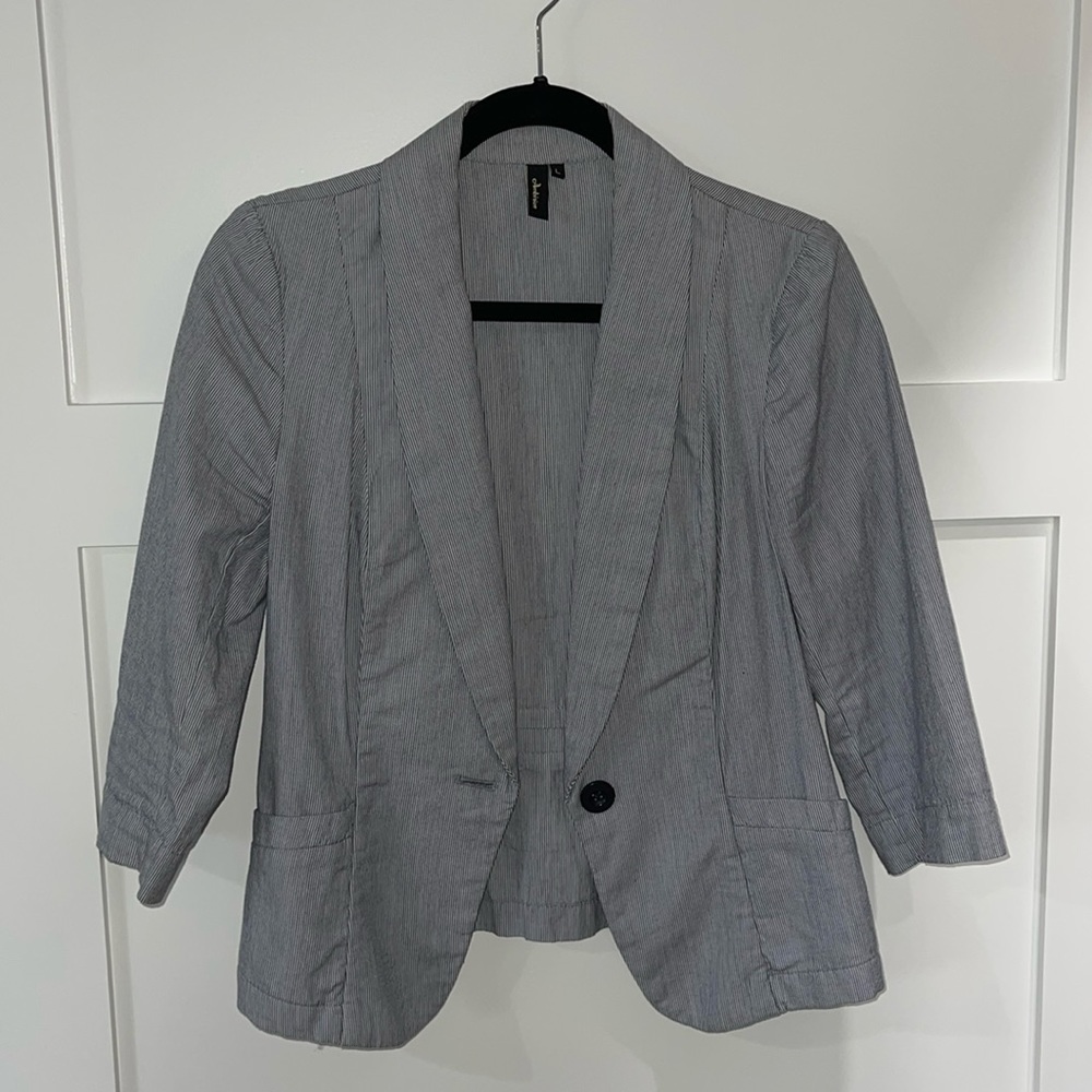 Fitted striped blazer